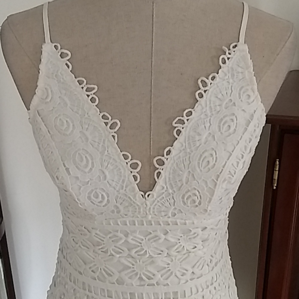 Lulu's Dress - Picture 2 of 8